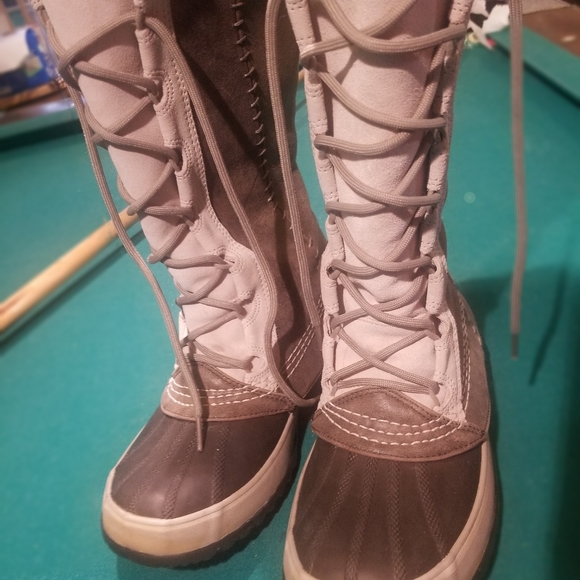 Waterproof boots - Picture 3 of 5